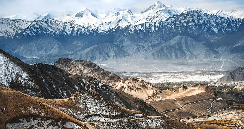 Troubled Skies Over the Valley: Spiking Pollution and Surface Ozone Threaten the Fragile Garhwal Himalayas